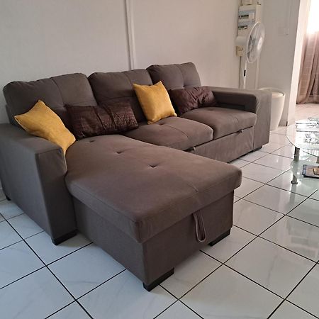 Апартаменты Appart A La Res Andy Accueillant 1 A 5 Pers Arrive Autonome , 2 Places De Parking Dans La Cour Devant La Maison Сен-Дени Экстерьер фото